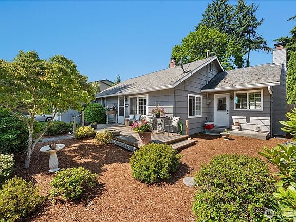 4th image of 859 SW 132nd Street
