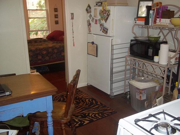 3rd image of 1331 Snyder Ave #2R