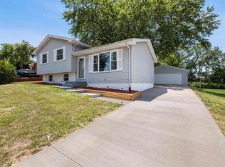 8114 10th St W, Rock Island, IL