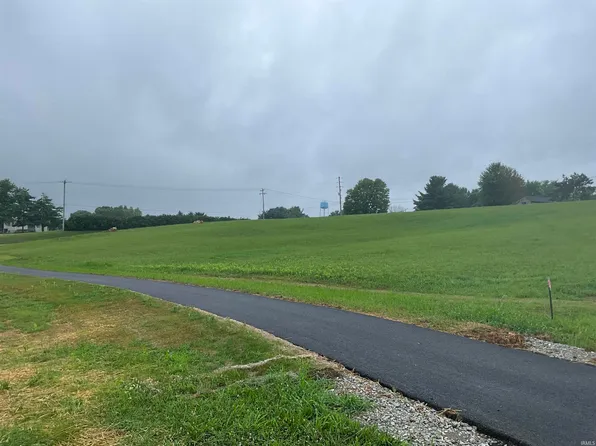 2002 E Alberta Dr, Bloomington, IN 47401