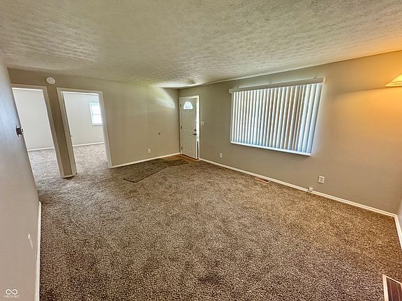 5th image of 1117 Valley View Dr