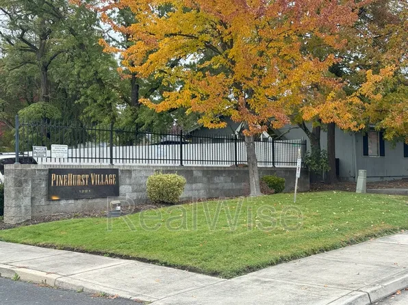 1221 Skeeters Ln Unit 18, Medford, OR 97504