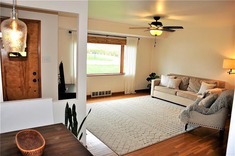 715 Lincoln Ave, Bentleyville, PA 15314 Zillow