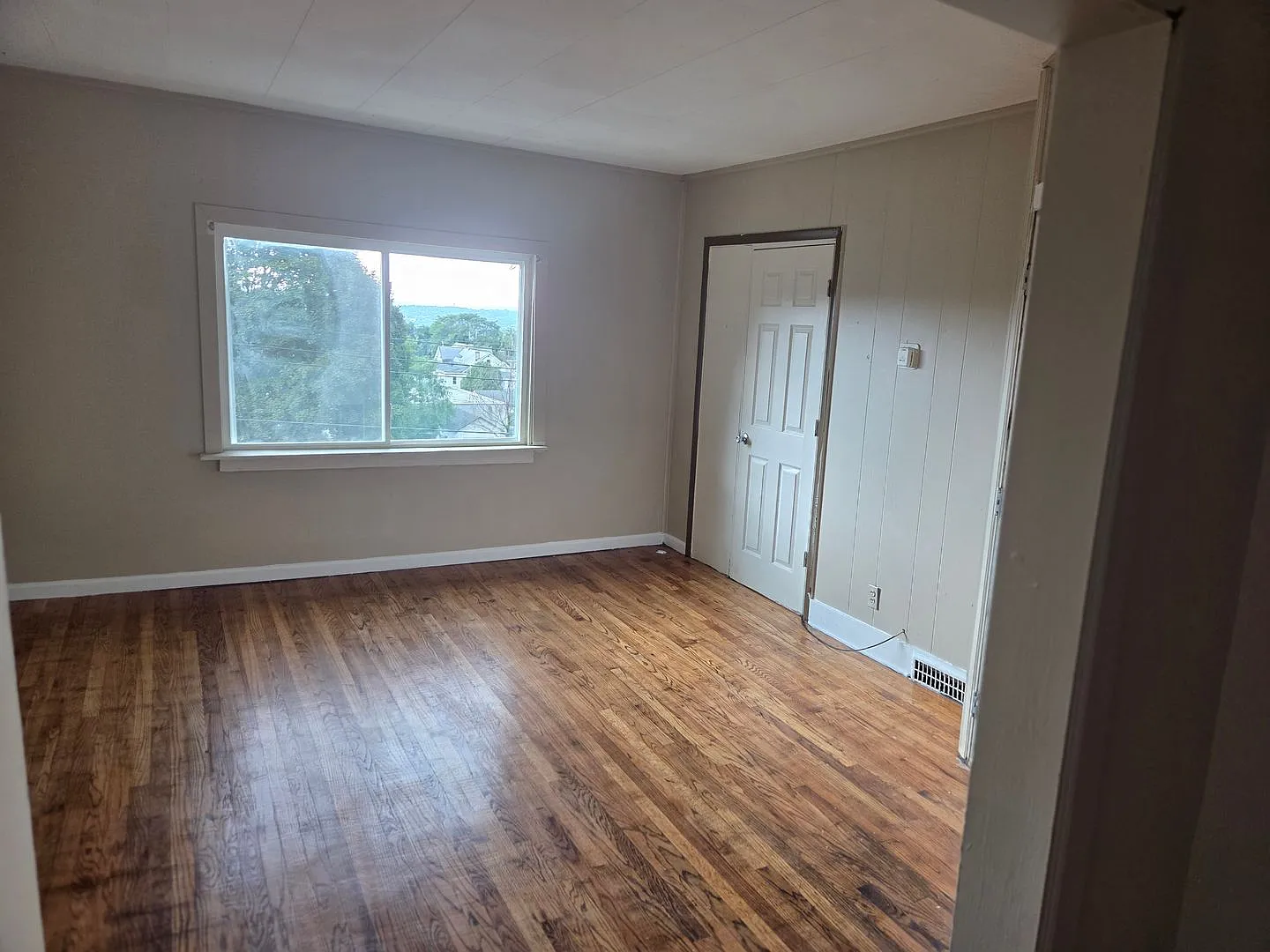 630 Carbon St — Photo 3