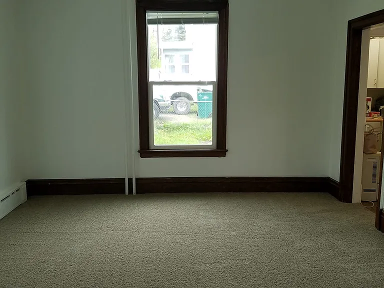 530 N 16th Ave E — Photo 11