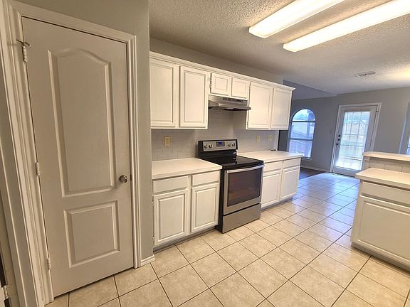 5th image of 329 N Beltwoods Dr
