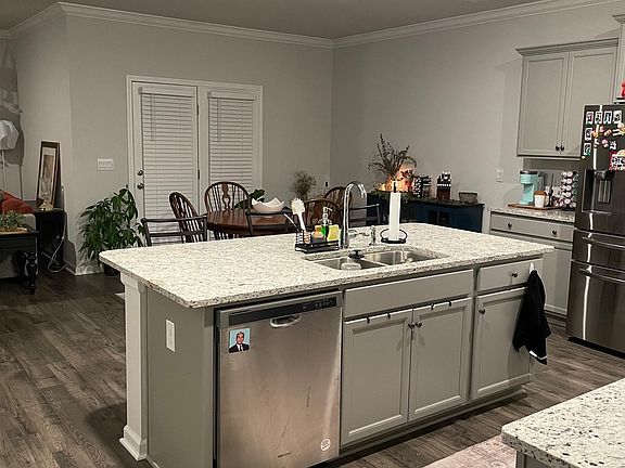 5th image of 7009 Oakleigh Rose Dr