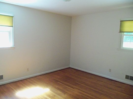 5th image of 119 Carolina Oaks Dr