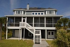 3rd image of 1014 Magnolia Ln