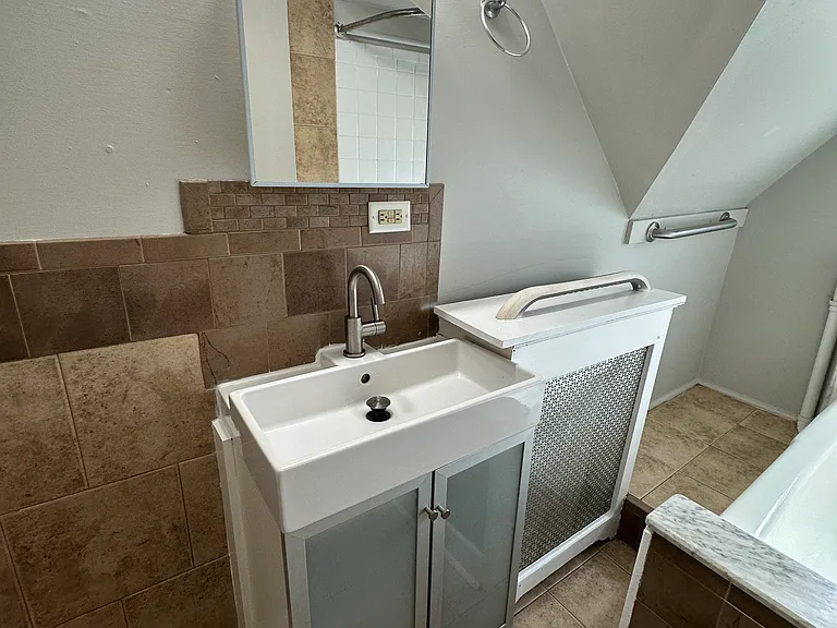 64 Stanley St #3C — Photo 5