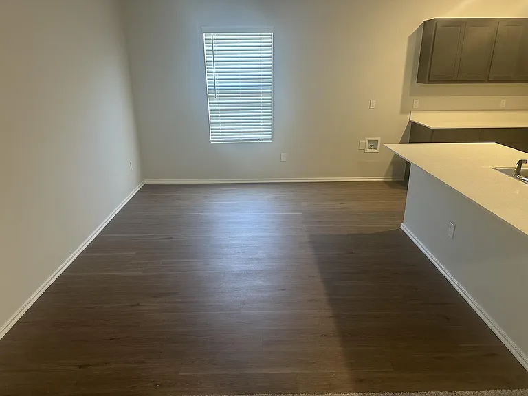 1002 Ichabod Cir — Photo 13