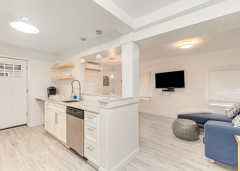 254 N End Blvd Salisbury MA Zillow