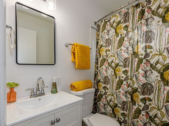 4th image of 7411 N Fessenden St #7411