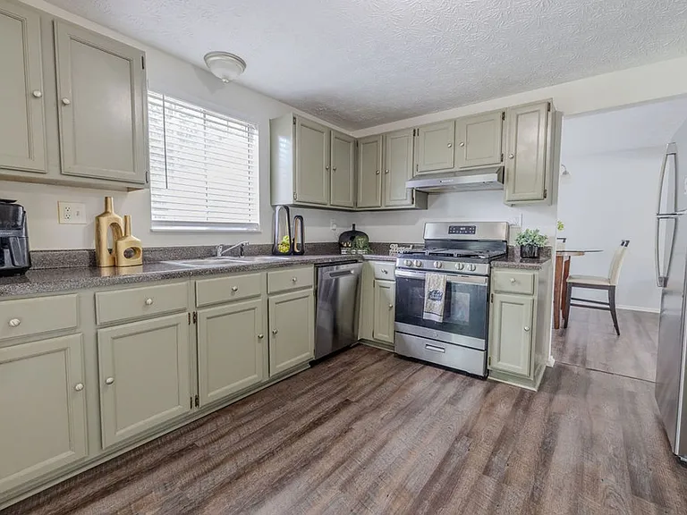 2073 Raintree Pl — Photo 8