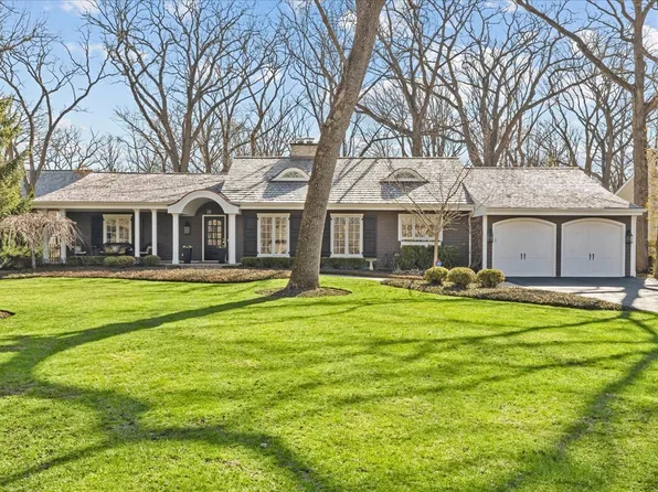 995 Waveland Rd, Lake Forest, IL 60045