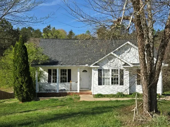2931 Greenleaf Rd, Clover, SC 29710