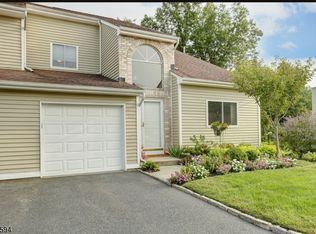 129 Castle Ridge Dr, East Hanover, NJ 07936