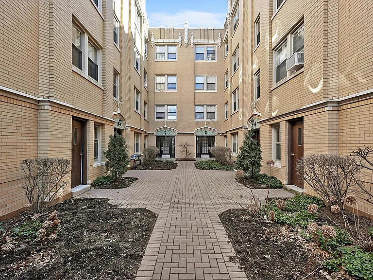 1929B Grove Ave #203 — Photo 19