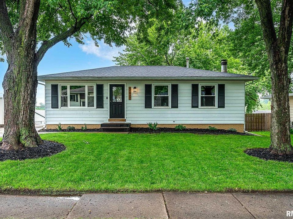 1st image of 325 W 61st Pl