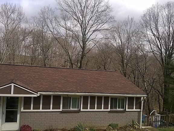 4th image of 977 Overlook Dr