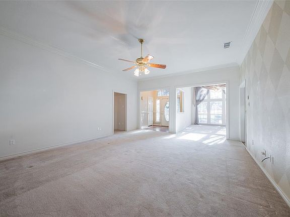 4th image of 555 Big Bend Dr