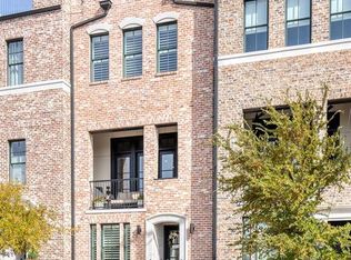 568 S Pearl Expy, Dallas, TX 75201