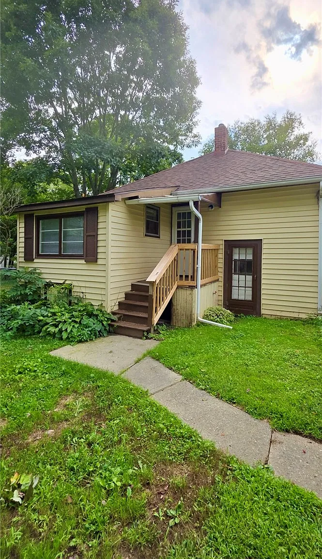 2 bed, 1.0 bath, 858 sqft, $1,400 — Photo 2