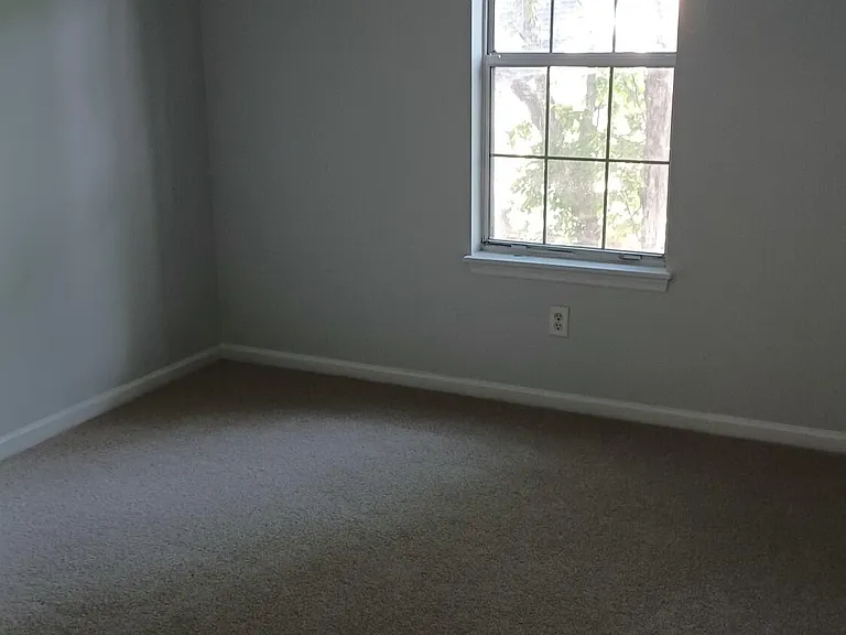 5407 Crosland Ct E — Photo 20