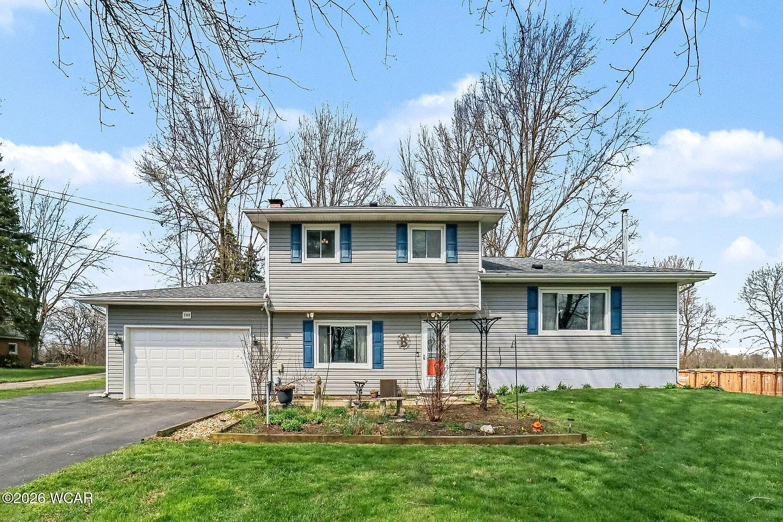 5369 Mirror Lake Dr photo 1