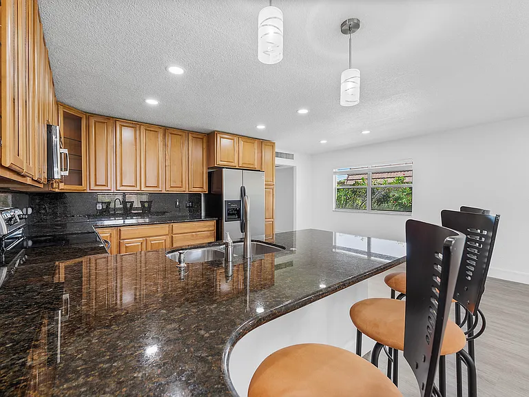 154 Seville Ln #G — Photo 20