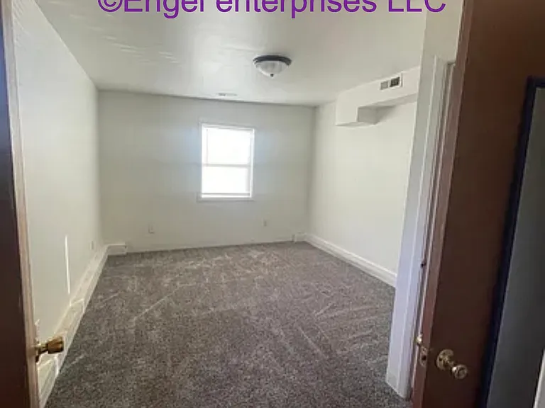 503 Shield St — Photo 9