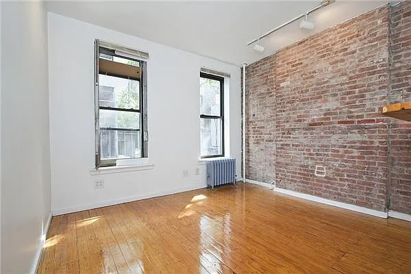 Rented by Space Marketing Shop | media 38