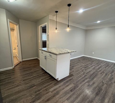 3rd image of 3920 Devon Rd