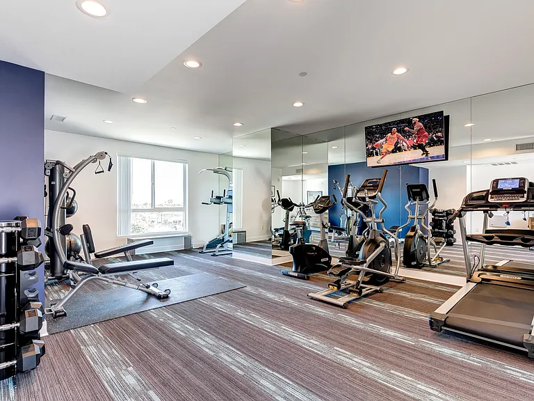 NOHO 55 Luxury Living — Photo 34
