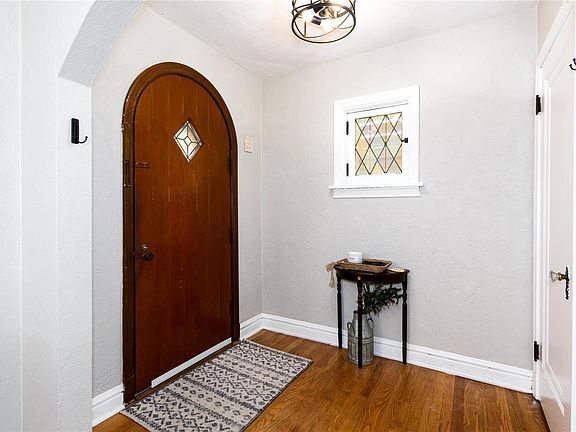 5th image of 6405 Pernod Ave