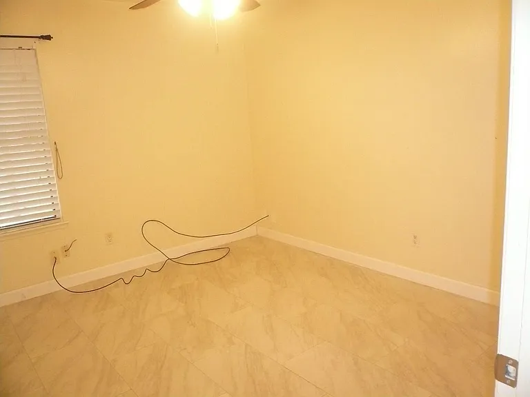 2826 Green Fields Dr — Photo 12
