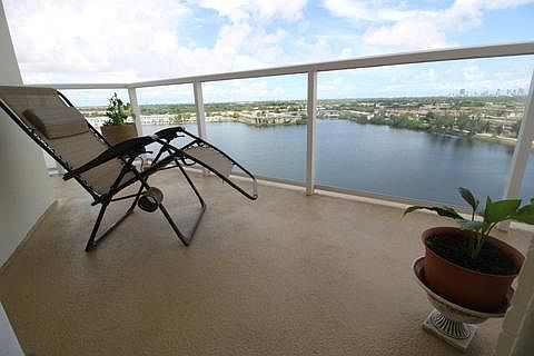 3rd image of 1351 NE Miami Gardens Dr APT 1512E
