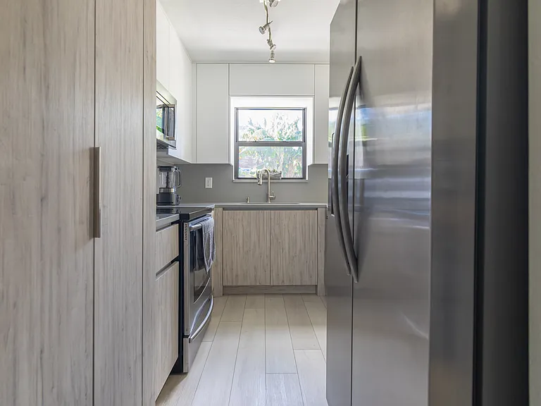 520 NW 94th St — Photo 15