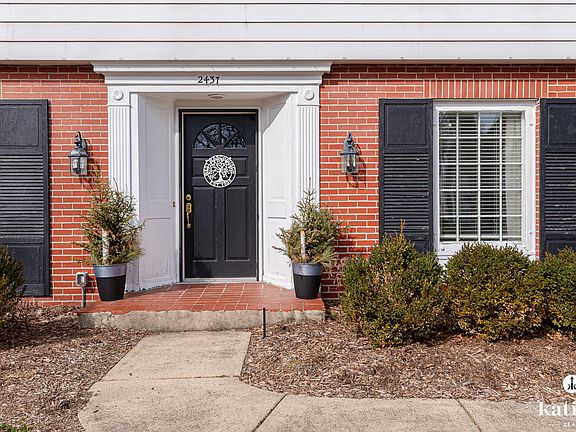 3rd image of 2437 Elmwood Dr SE