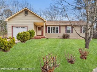 887 Hearthstone Dr, Lakewood, NJ