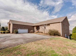 124 Carbandy Dr, Inman, SC 29349