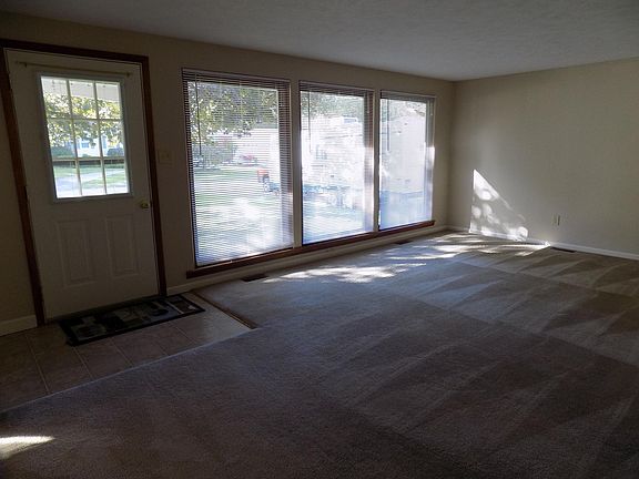 2nd image of 60260 Missouri Ave