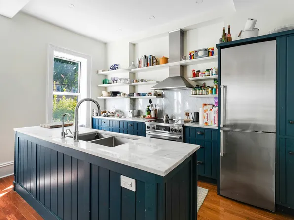 252 Jackson Street image 6 of 15