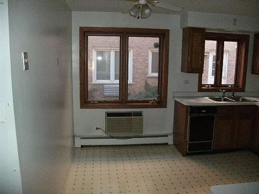 4th image of 14043 Tracy Ave Unit 1A