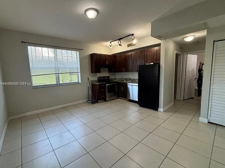 843 SW 13th Ave #202 — Photo 7