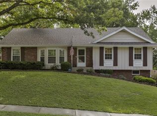 6807 Birch Ln, Kansas City, MO 64152