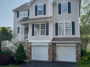 6 Winding Hill Dr, Hackettstown, NJ 07840