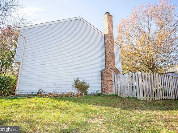 3rd image of 3627 Woodhaven Ct