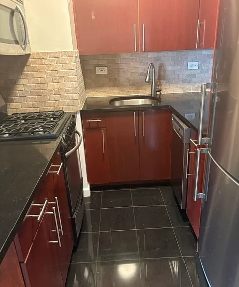 330 E 38th St #19O — Photo 8