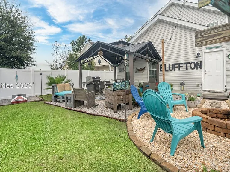 21 Pine Forest Dr — Photo 1